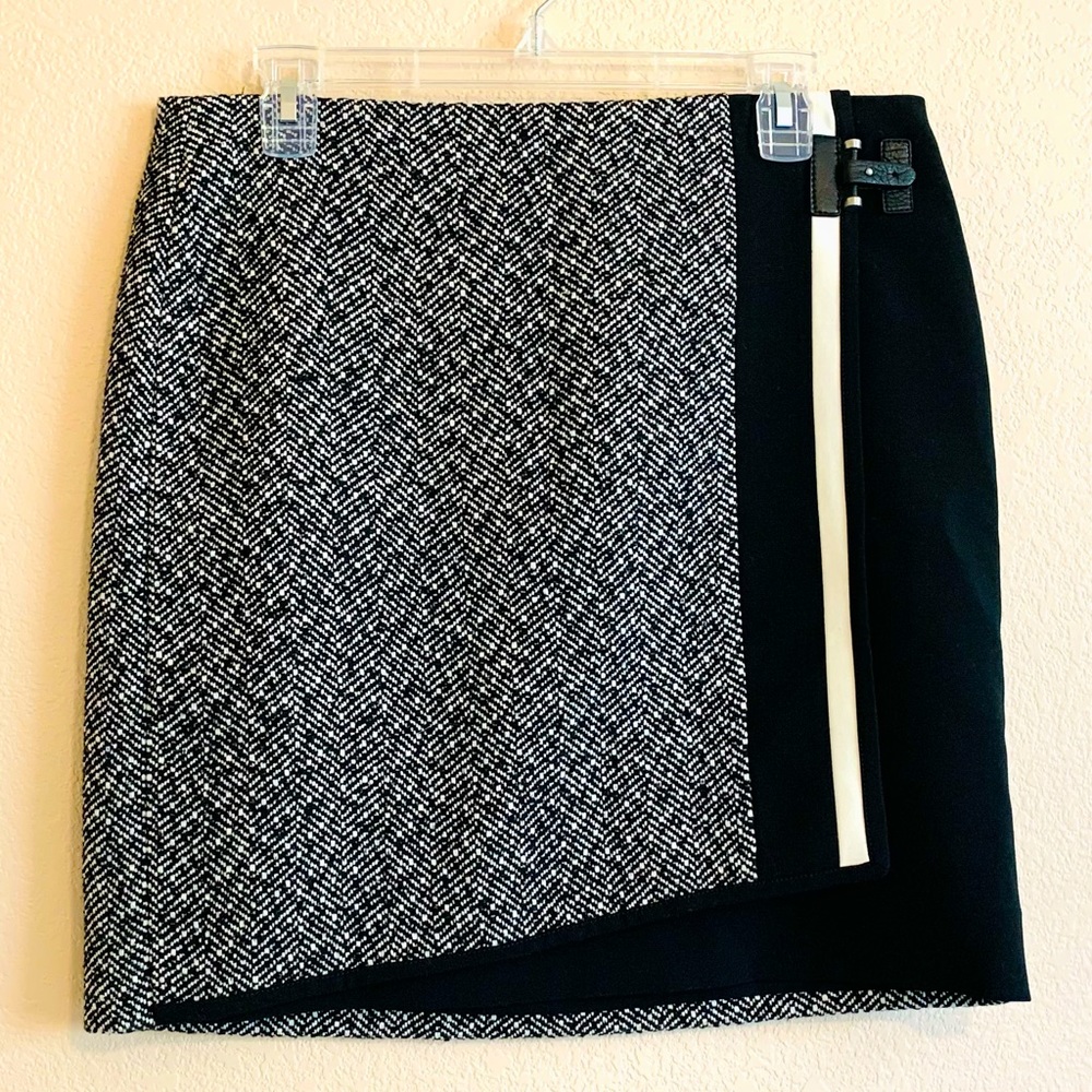 White House Black Market Short Tweed Faux Wrap Skirt Like New